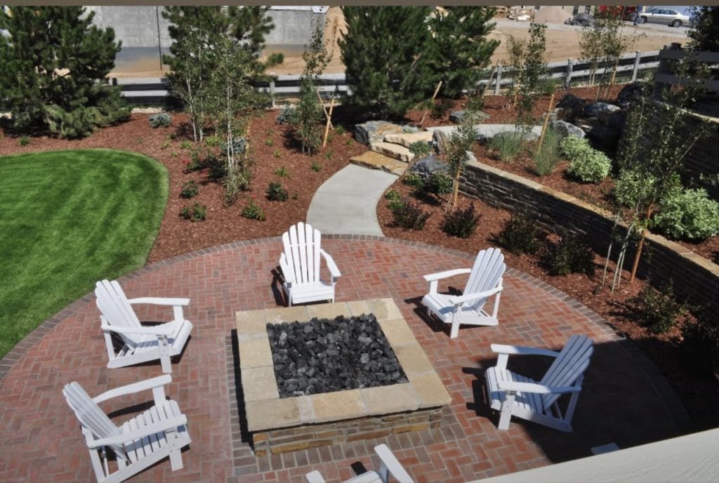 Backyard Living - Fire pit